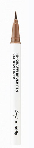 قلم تحدید العیون انك جرافي بفرشاة محددة رفيعة لون بني (ميفي)